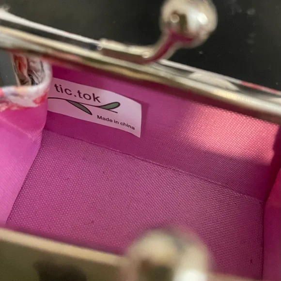 Tic Toc Pink Puppy Print Kiss Lock Lipstick/Change Purse/Bag Charm No Callouts - Picture 12 of 13